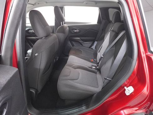 Used 2021 Jeep Cherokee Latitude image 21