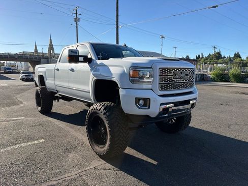 Used 2018 GMC Sierra 3500 SLT w/ Duramax Plus Package AWD/4WD image 9