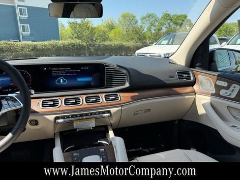 New 2026 Mercedes-Benz GLS 450 4MATIC image 16