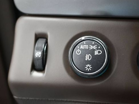 Used 2015 Chevrolet Suburban LTZ AWD/4WD image 25