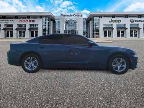 Used 2021 Dodge Charger SXT image 9