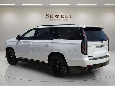 Used 2024 Cadillac Escalade Sport Platinum w/ LPO, ONYX Package AWD/4WD image 3
