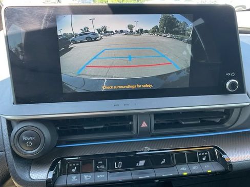 Used 2024 Toyota Prius XLE AWD/4WD image 26