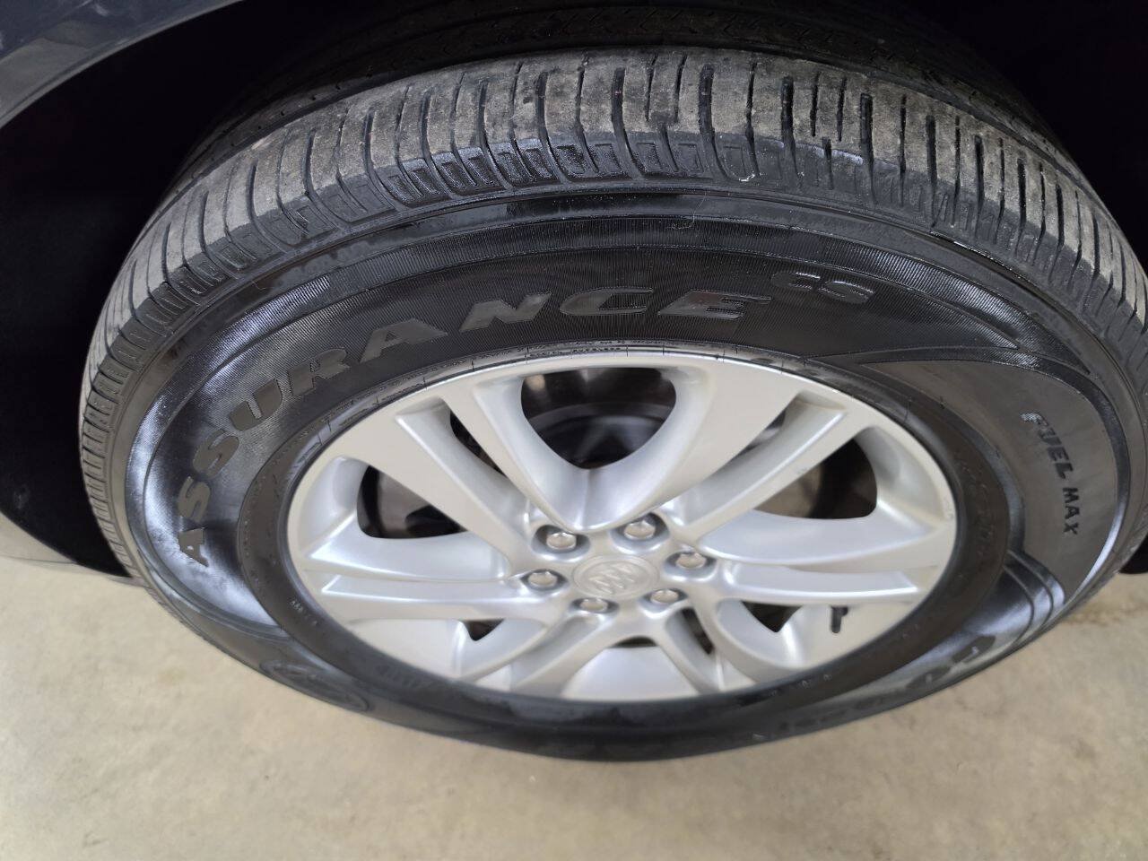 Used 2018 Buick Enclave Essence AWD/4WD image 13