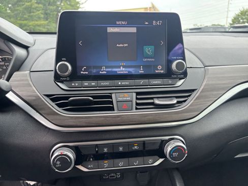 Used 2025 Nissan Altima 2.5 SV FWD image 20