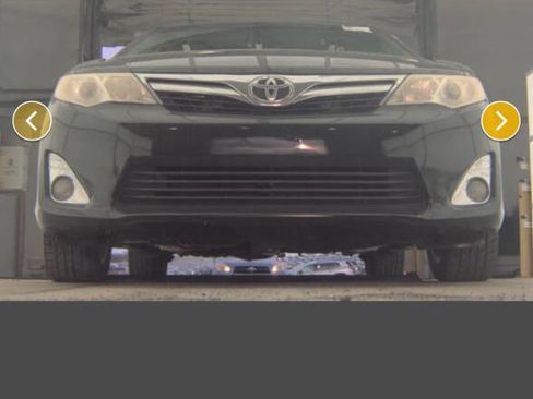 Used 2012 Toyota Camry XLE image 2