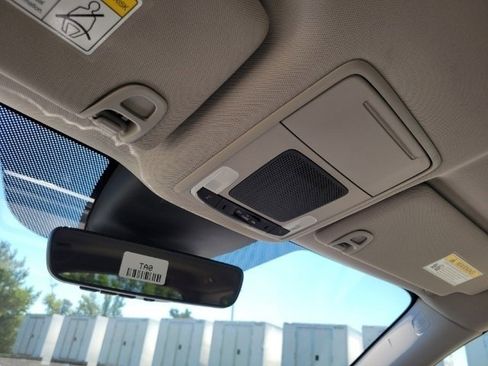Used 2025 Honda Pilot EX-L image 36