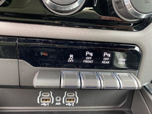 New 2026 RAM 1500 Big Horn AWD/4WD image 10
