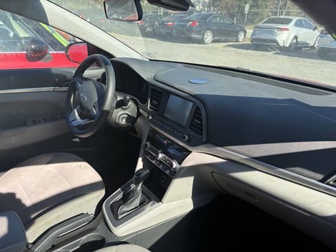 Used 2020 Hyundai Elantra SEL image 3