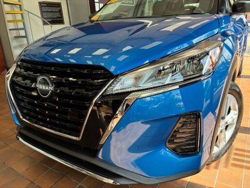 Used 2025 Nissan Kicks Play S w/ Interior Electronics Package FWD image 9