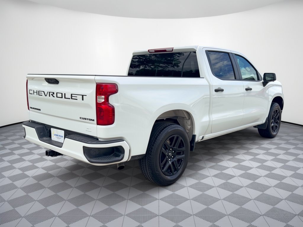 Used 2026 Chevrolet Silverado 1500 Custom w/ LPO, Dark Essentials Package RWD image 9