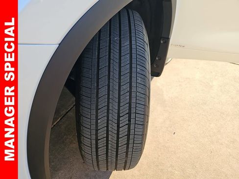 Used 2022 Toyota Highlander Limited image 37