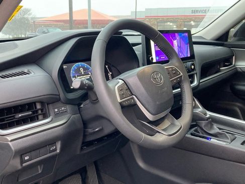 Certified 2024 Toyota Grand Highlander XLE image 9
