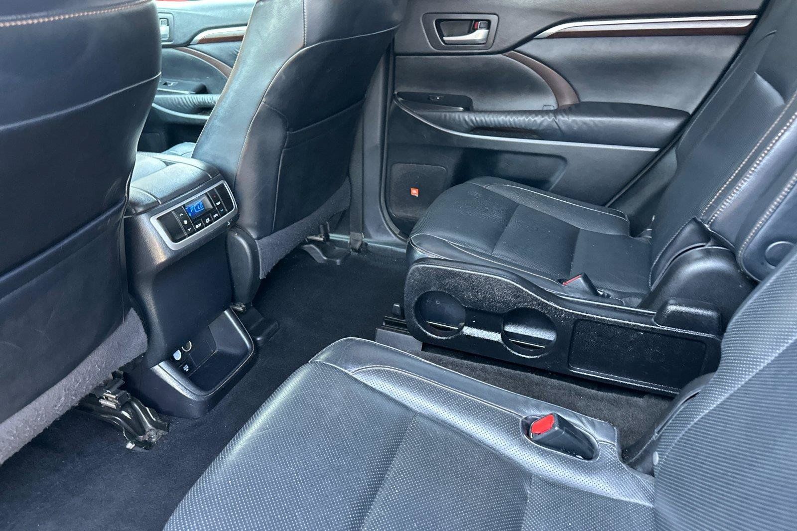 Used 2015 Toyota Highlander Limited AWD/4WD image 11