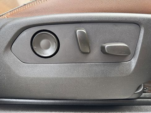 Used 2021 Chevrolet Tahoe High Country image 32