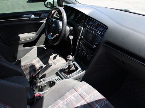 Used 2017 Volkswagen GTI S FWD image 22