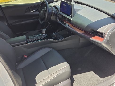 Used 2024 Toyota Prius Prime FWD image 11