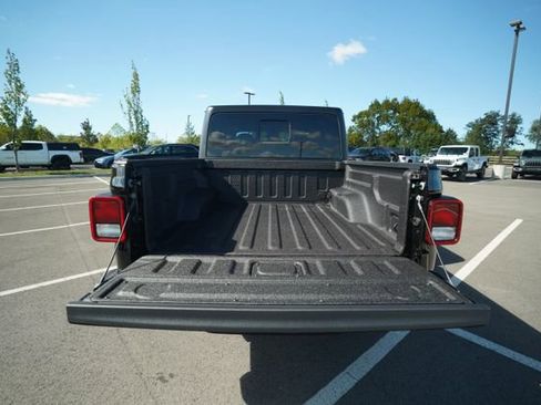 New 2025 Jeep Gladiator Sport image 17