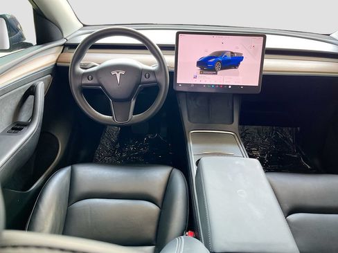 Used 2025 Tesla Model Y Long Range RWD image 23