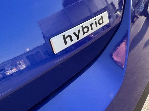 Used 2025 Hyundai Elantra Limited image 9