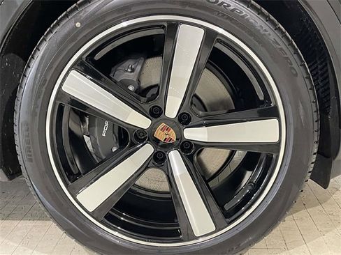 New 2026 Porsche Cayenne Coupe image 14