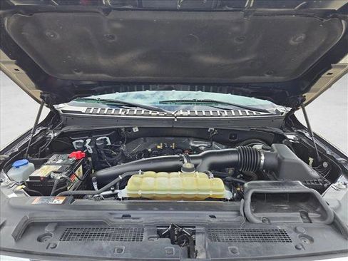 Used 2021 Ford Expedition XLT image 23