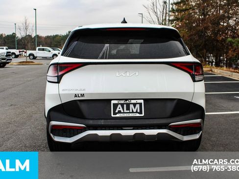 Used 2024 Kia Sportage LX image 11