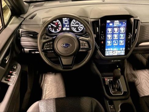 Used 2025 Subaru Forester Premium image 5