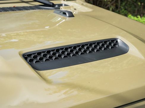 New 2025 Jeep Gladiator Sport image 14