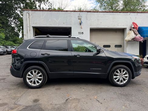Used 2015 Jeep Cherokee Limited w/ Luxury Group AWD/4WD image 10