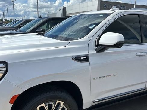 Used 2023 GMC Yukon XL Denali Ultimate AWD/4WD image 37