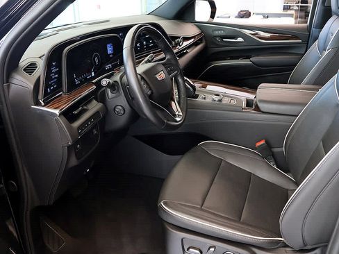 Used 2024 Cadillac Escalade ESV Premium Luxury AWD/4WD image 10