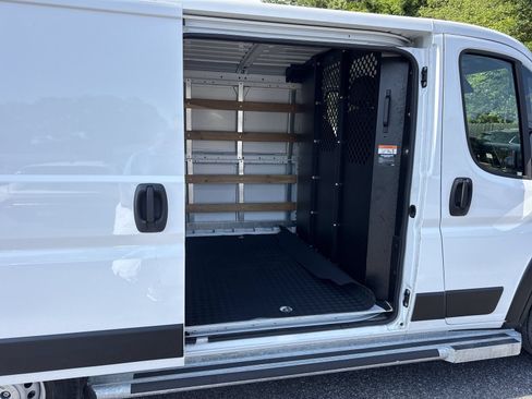 Used 2025 RAM ProMaster 2500 w/ U-Haul Equipment Group FWD image 29