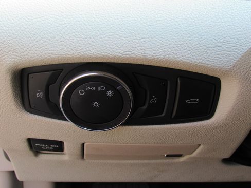 Used 2020 Lincoln Continental w/ Premium Package image 20