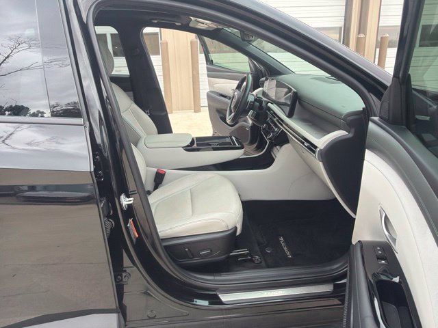 Used 2025 Hyundai Tucson Limited FWD image 25