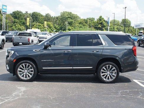 Used 2021 GMC Yukon Denali w/ Denali Premium Package image 3