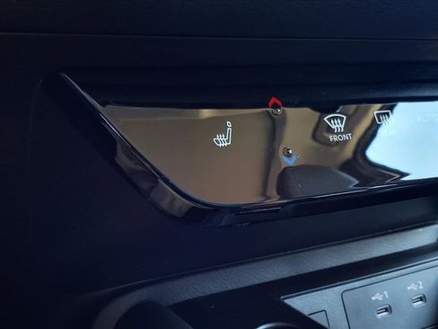 New 2026 Nissan Kicks SR w/ SR Premium Package image 17