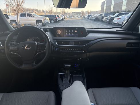 Used 2019 Lexus UX 250h image 28