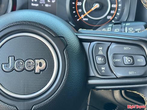 Used 2024 Jeep Wrangler Unlimited Sport AWD/4WD image 23