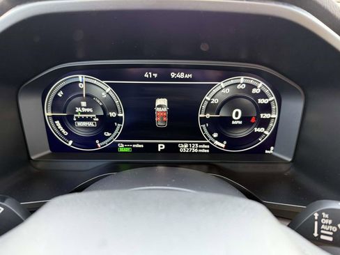 Used 2023 Mitsubishi Outlander SEL image 32