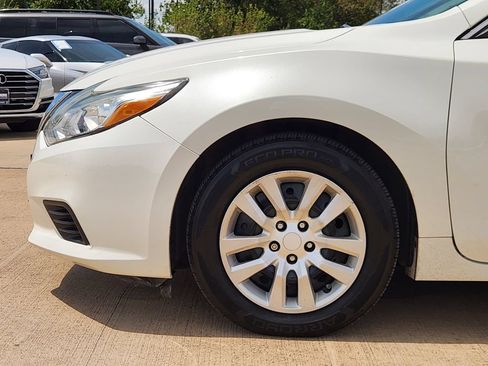 Used 2017 Nissan Altima 2.5 S w/ Power Driver Seat Package FWD image 9