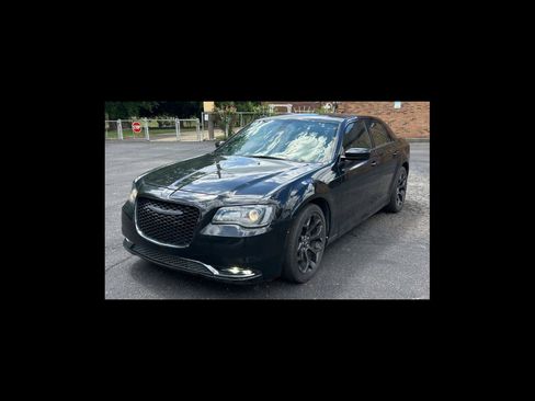 Used 2019 Chrysler 300 S RWD image 1