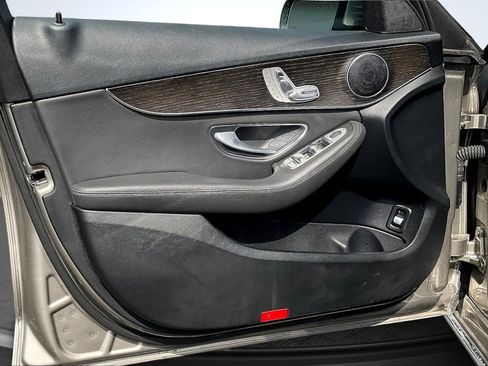 Used 2019 Mercedes-Benz C 300 Sedan image 23