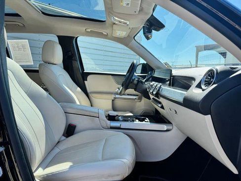 Certified 2022 Mercedes-Benz GLB 250 image 27