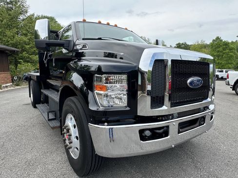 Used 2018 Ford F650 2WD Crew Cab Super Duty image 8
