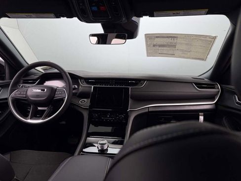 New 2025 Jeep Grand Cherokee L Altitude image 20