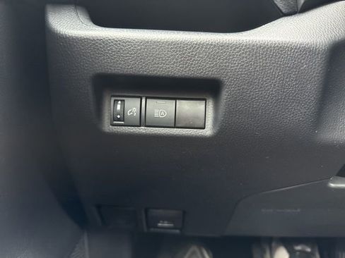 Used 2025 Toyota RAV4 XLE image 22