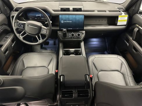 New 2026 Land Rover Defender 110 X-Dynamic SE image 10