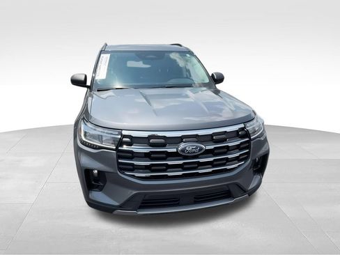 Used 2025 Ford Explorer Active w/ Active Comfort Package AWD/4WD image 4