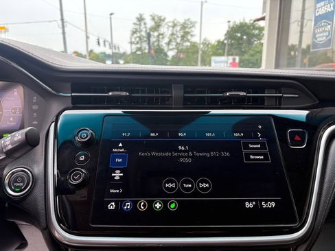 Used 2023 Chevrolet Bolt LT FWD image 24
